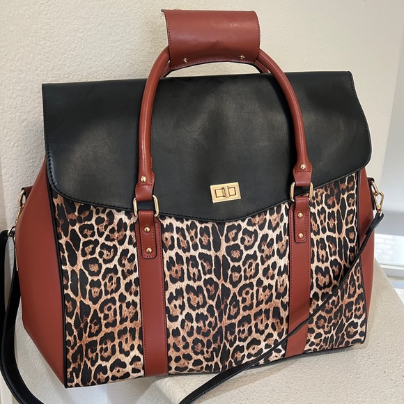 NWNT BADGLEY MISCHKA Leopard Vegan Leather Travel Tote Weekender Bag Luggage - Picture 4 of 14